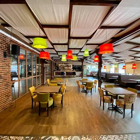 Nueva Park Pensionat 3*